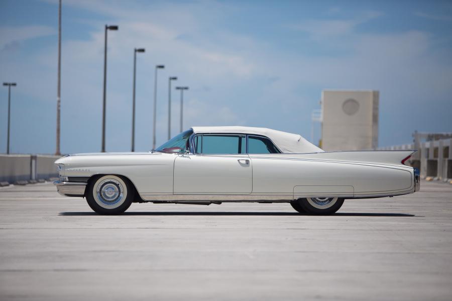  Cadillac Eldorado Biarritz Convertible 1960 года  (фото 28 из 49)